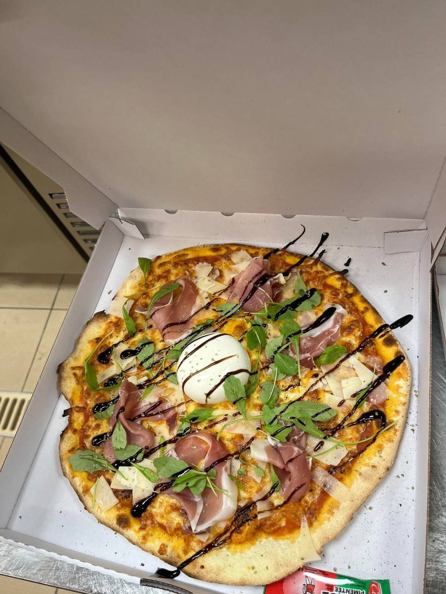 Restaurant avec ambiance familiale et jeune à Saint-Gilles dans le Gard 30800